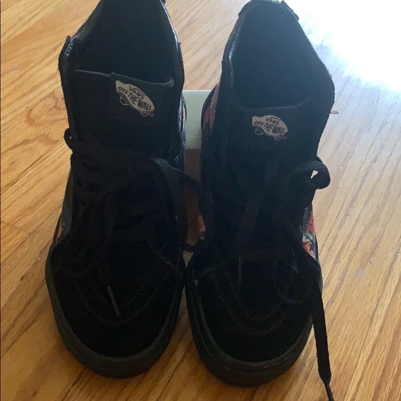 Vans - Picture 4 of 6